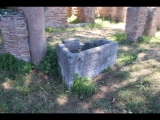 07079 ostia - regio i - insula xii - terme del foro (i,xii,6) - palaestra - porticus - ostseite - becken - suedostecke - 06-2024.jpg